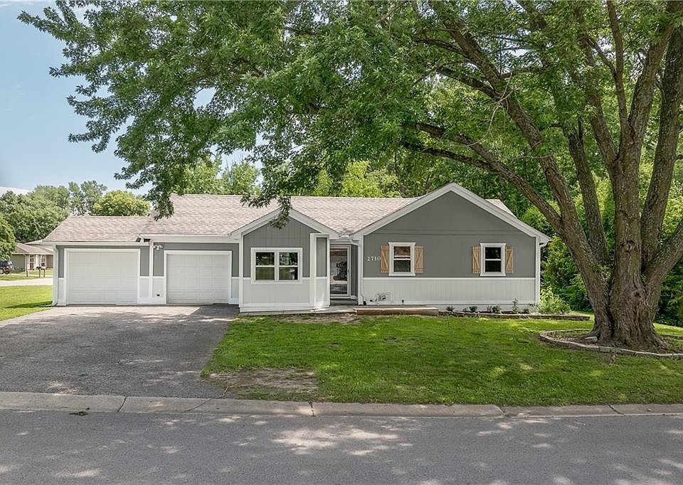 1st image of 2710 Roma Ln