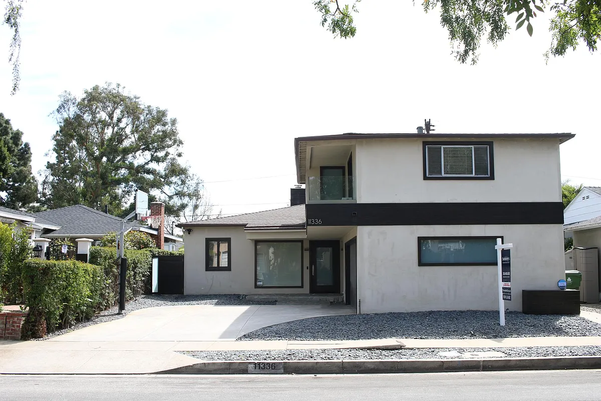 Building Photo - 11336 Montana Ave