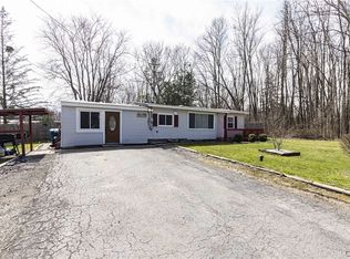 7476 E Murray Dr, Cicero, NY 13039