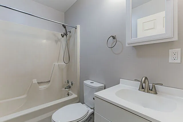 2 bed, 800 sqft, $850 — Photo 3
