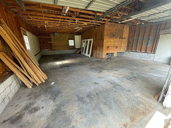 5th image of 138 Wood Ln