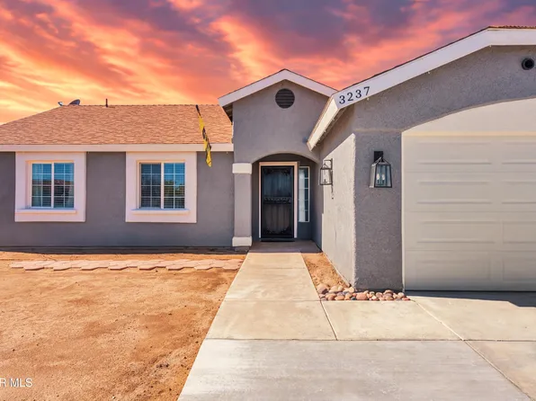 3237 Shady Vista Ln, Rosamond, CA 93560