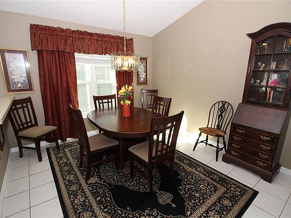 5th image of 566 Carrigan Woods Trl