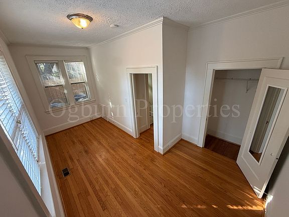 3rd image of 1714 Lynwood Ave APT 4