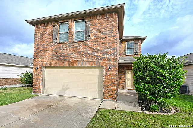 4 bed, 2.5 bath, 2052 sqft, $1,850 — Photo 2
