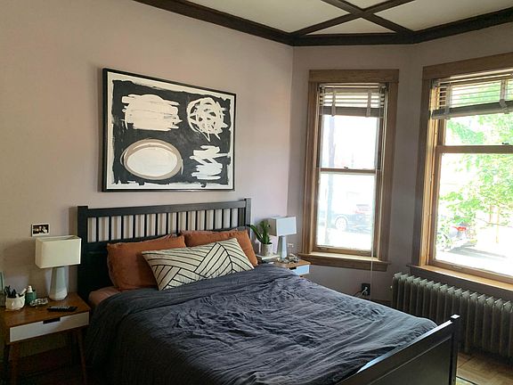 5th image of 2648 N Sacramento Ave #1