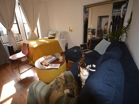 4th image of 2452 44th St APT D4