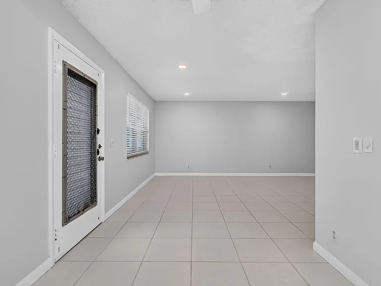 40 Burgundy Dr #A — Photo 11