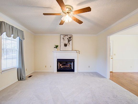 5th image of 155 Willow Creek Dr