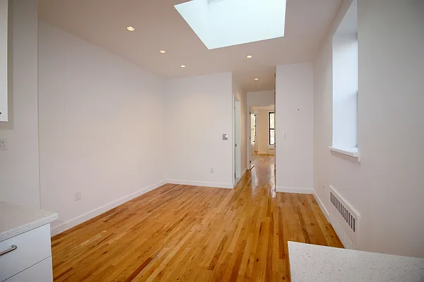 Rented by Link NY Realty | media 1