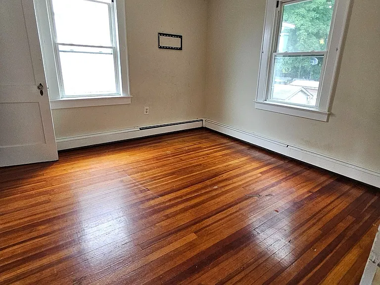 158 Hudson Ave — Photo 4