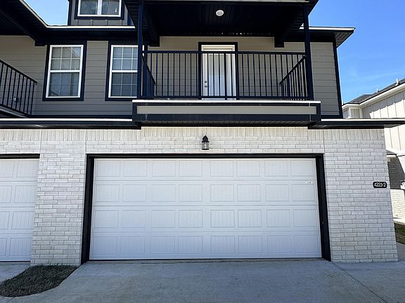 2nd image of 4223 Santa Fe St #2