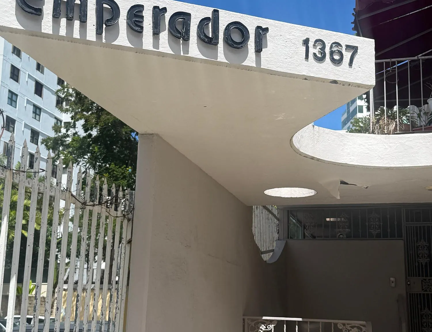 El Emperador (Condominio) — Photo 1