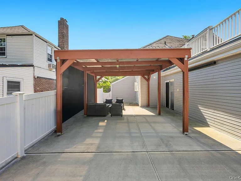 6 Ash Ln — Photo 27