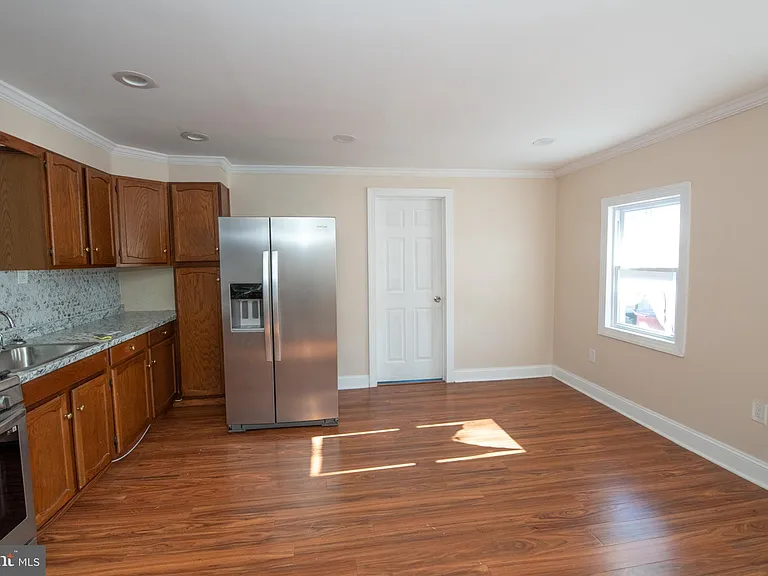 606 Green St — Photo 11