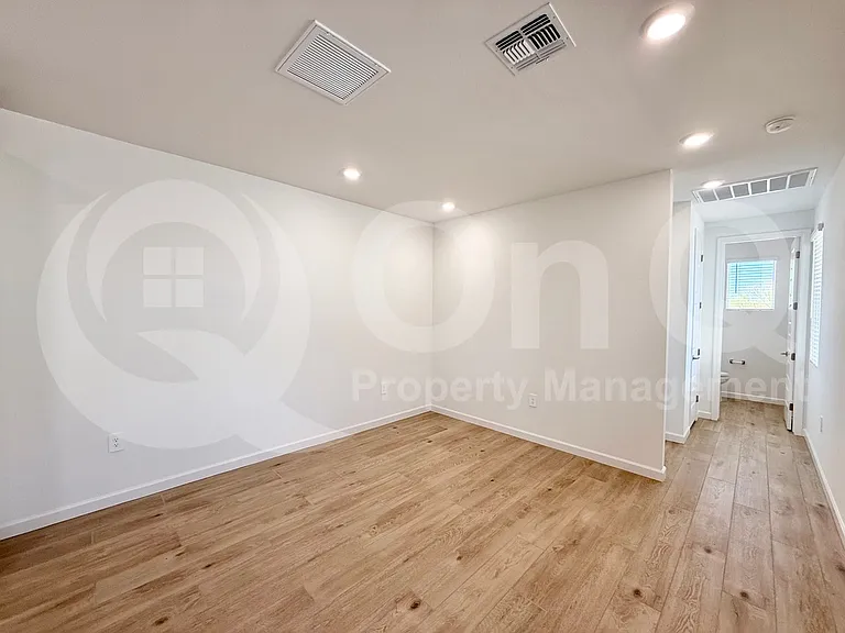 10042 S 23rd Ln — Photo 14