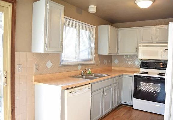 2nd image of 2521 W Sunnybrook Ln