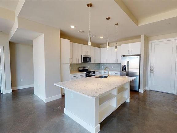 5th image of 1825 San Jacinto St #515