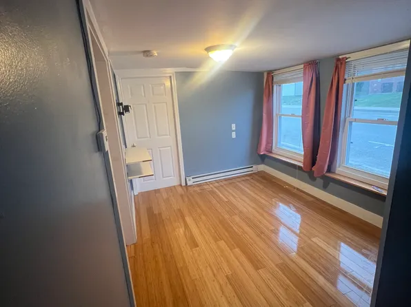 44 Knowlton St, Gardner, MA 01440