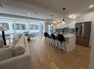230 Friend St #3, Boston, MA 02114