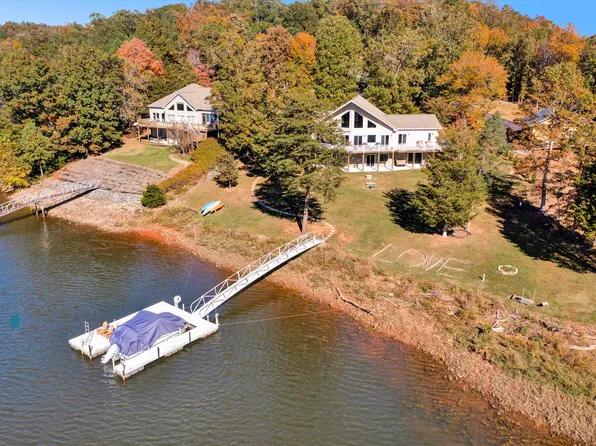 1269 Runaway Bay Rd, Lynch Station, VA 24571