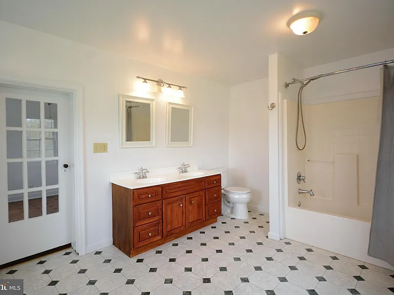 12108 Auburn Rd — Photo 14