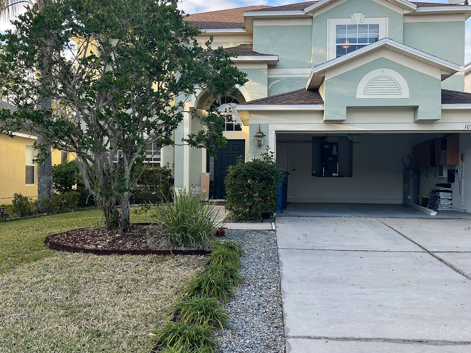 6 bed, 3082 sqft, $3,000 — Photo 2