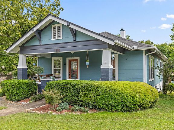 3rd image of 3208 Montview Dr