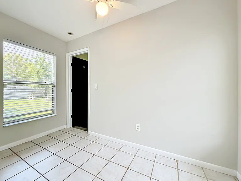 5342 Adanson St — Photo 8