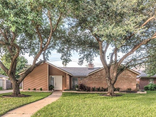 1st image of 1131 Circle Bend Dr