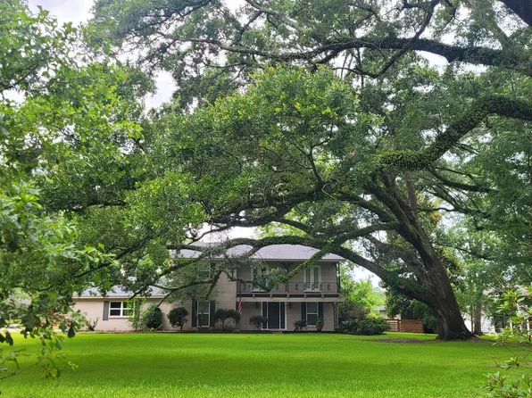 2600 Oak St, Gautier, MS 39553