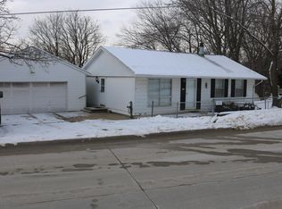 418 Ridge Rd N, Council Bluffs, IA 51503