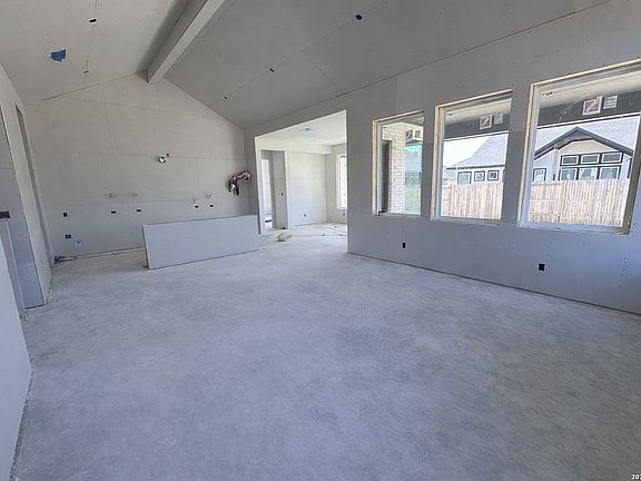 3rd image of 3720 Moru Oak Drive