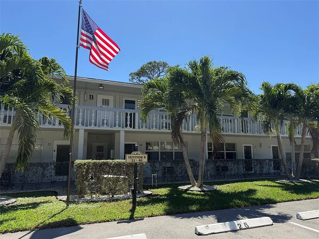 1 bed, 1.5 bath, 700 sqft, $1,650 — Photo 2