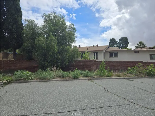 530 W Gilman St, Banning, CA 92220