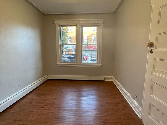 4th image of 571 W Side Ave APT 1