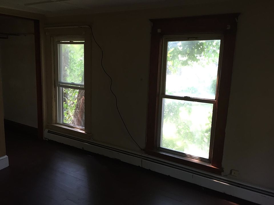 2nd image of 134 Main St