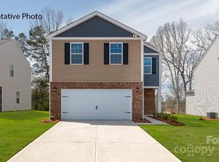2054 10th St SE, Hickory, NC 28602