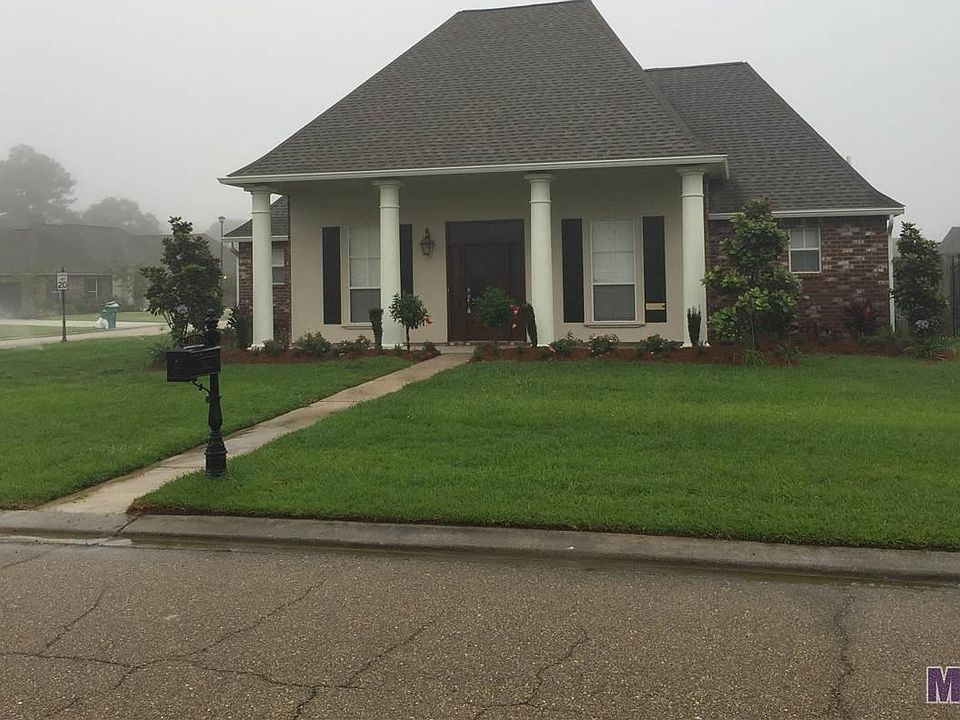 1st image of 19873 Stone Hill Dr