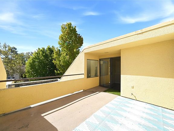 2nd image of 25712 Le Parc Unit 46