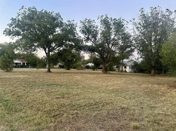709 Needham St, Coleman, TX 76834