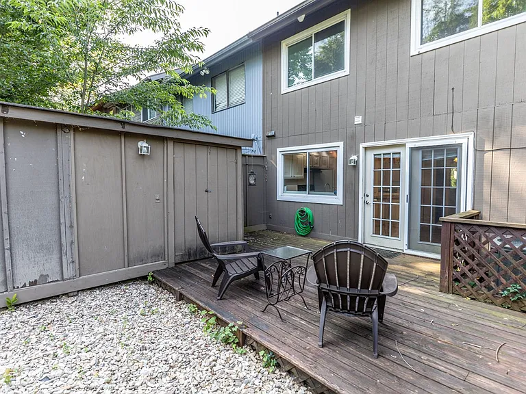 110 Woodlake Dr — Photo 34