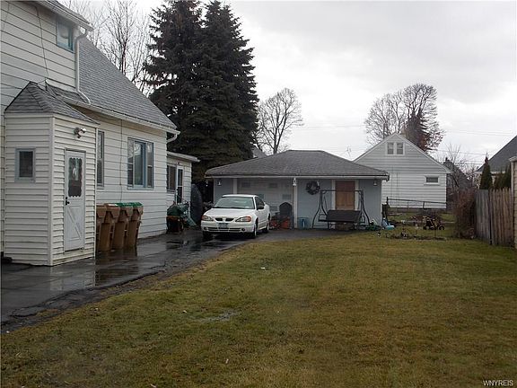 5th image of 370 Shanley St