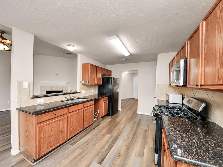 1818 Fergus Park Ct — Photo 20