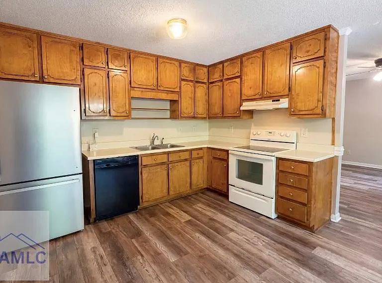 290 Pleasant Dr — Photo 7