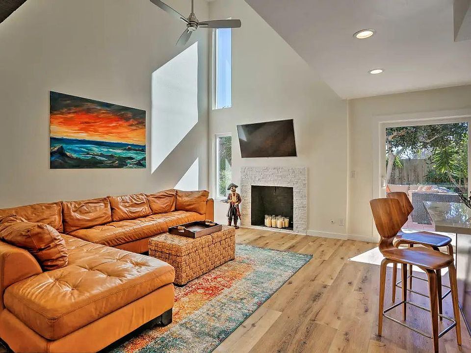 1st image of 843 Mola Vista Way