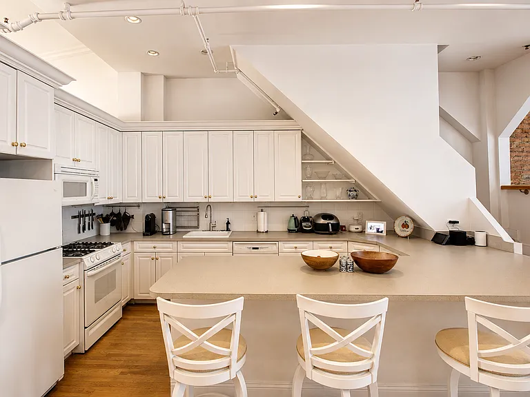 4 Bond St #PENTHOUSE — Photo 8