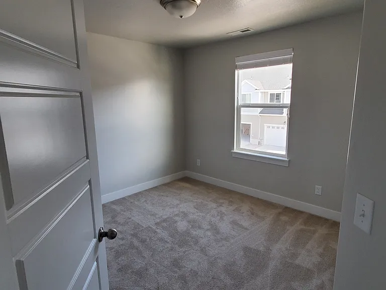 W 660 N — Photo 9