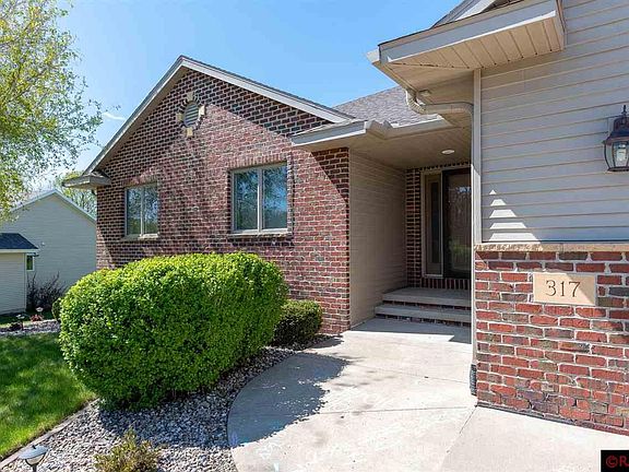 3rd image of 317 Southbrook Cir