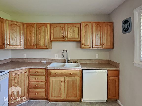 2nd image of 4697 Janis Dr